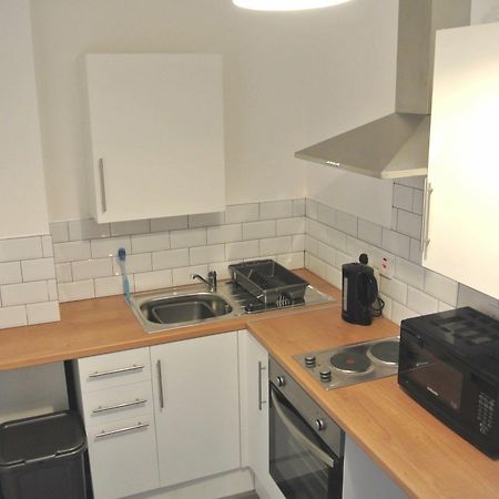 Approved Serviced Apartments Gorse Hill Manchester Esterno foto